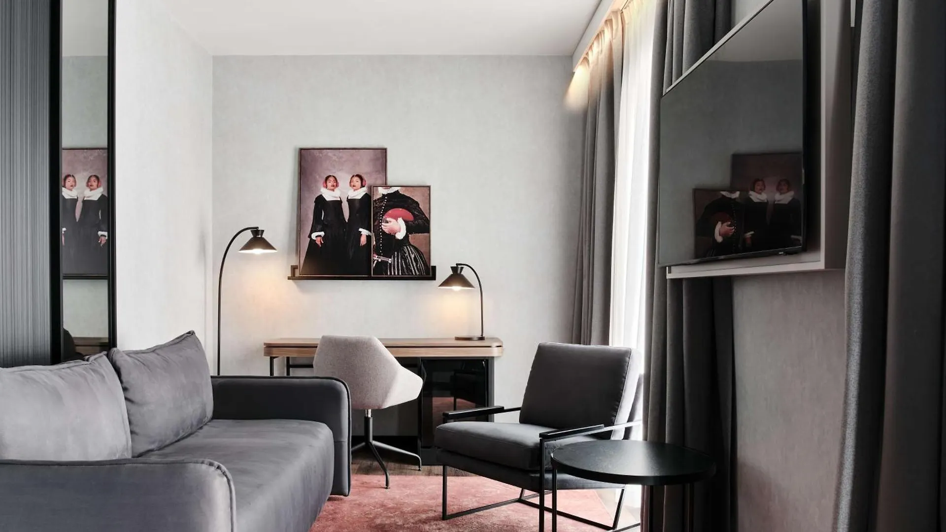 Radisson Red Hotel & Radisson Red Apartments, クラクフ 4*,  ポーランド