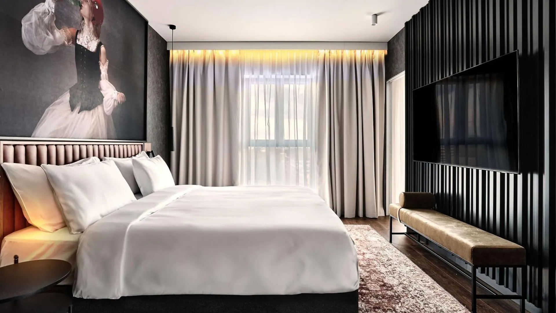 Radisson Red Hotel & Radisson Red Apartments, クラクフ
