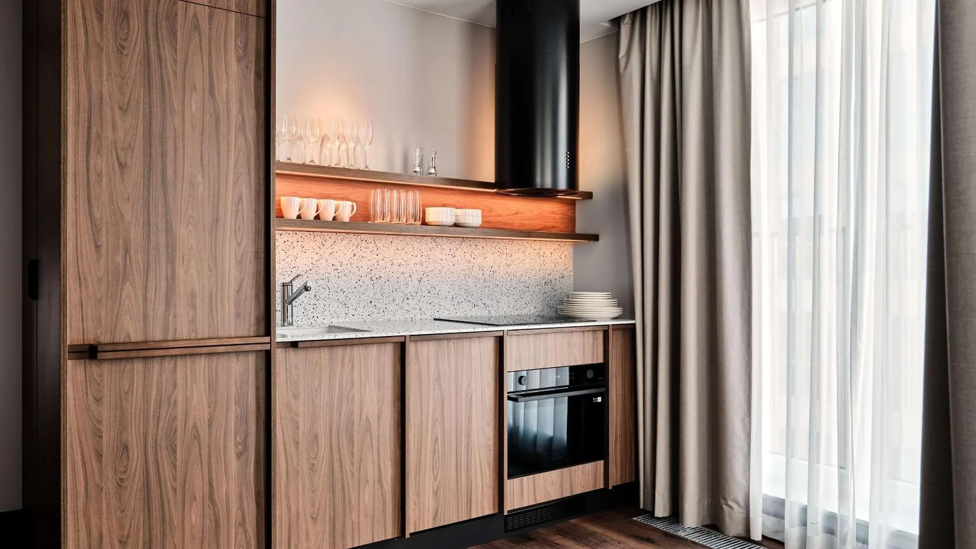 Radisson Red Hotel & Radisson Red Apartments, كراكوفيا
