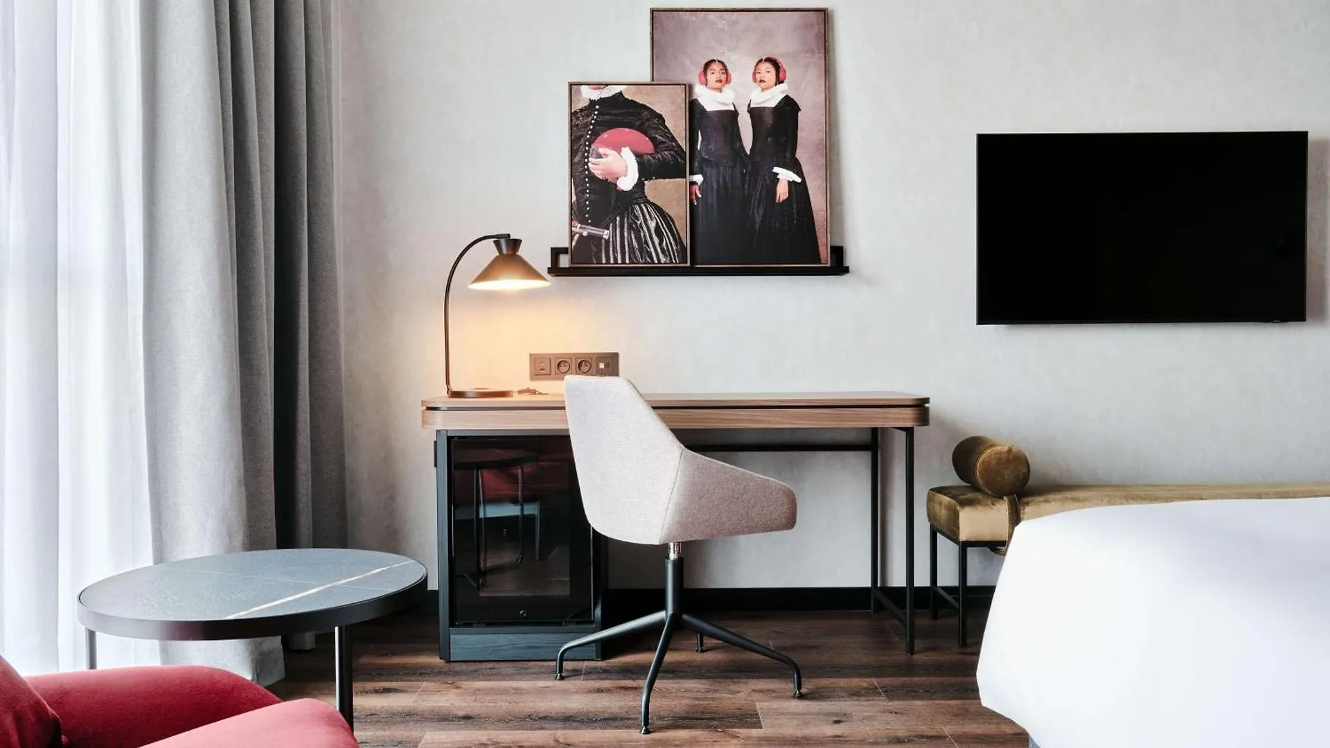 Radisson Red Hotel & Radisson Red Apartments, كراكوفيا