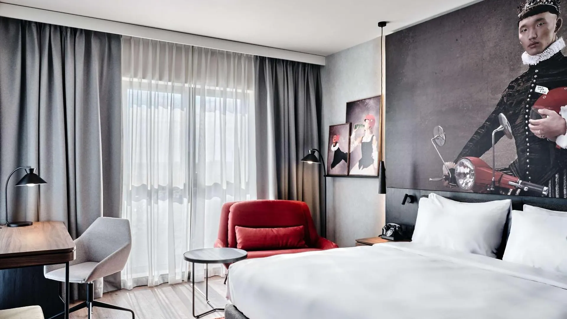 Radisson Red Hotel & Radisson Red Apartments, كراكوفيا