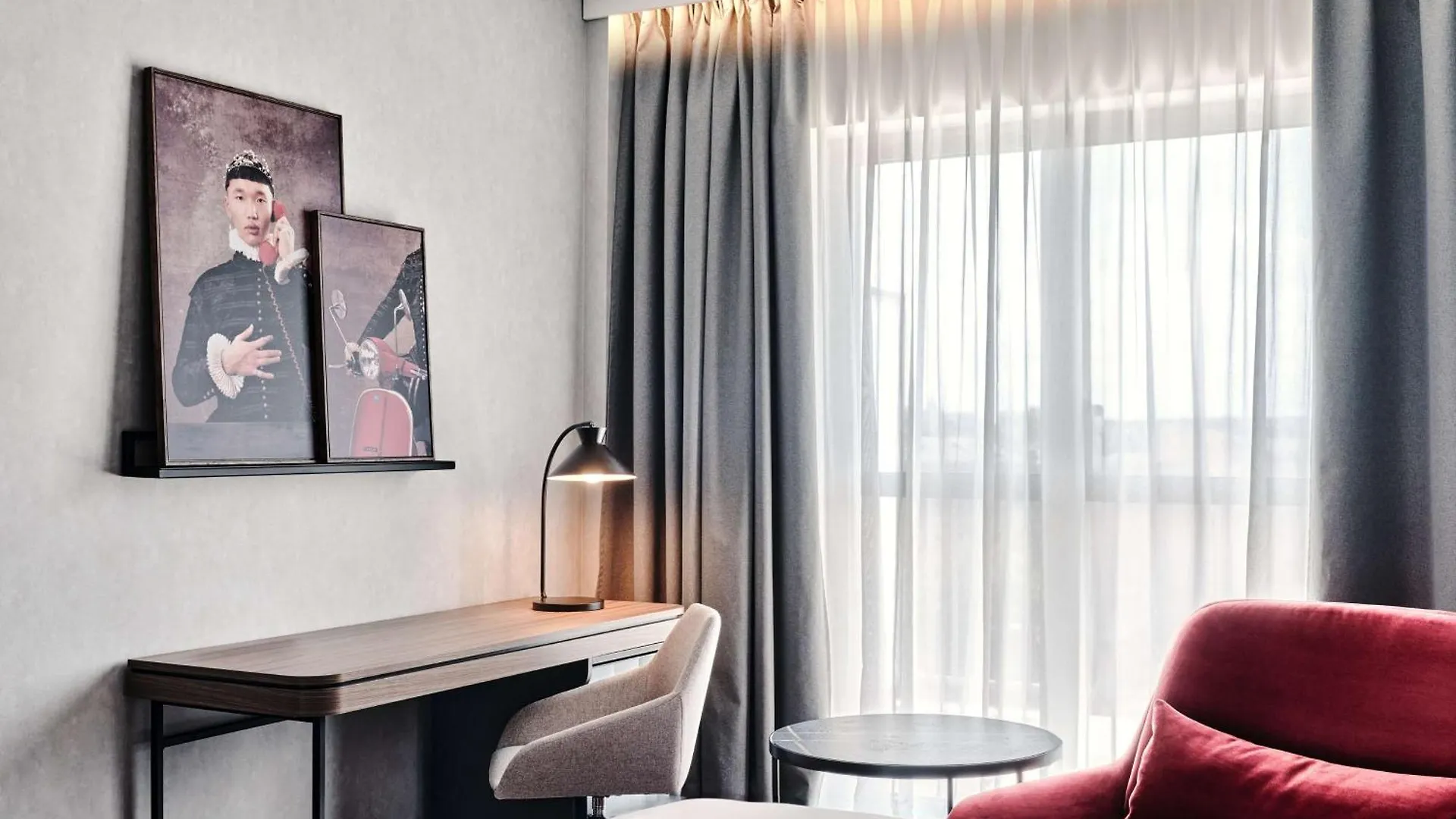 ****  Radisson Red Hotel & Radisson Red Apartments, Krakow Poland